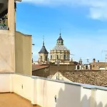 Atico Duplex Gran Via 公寓 *