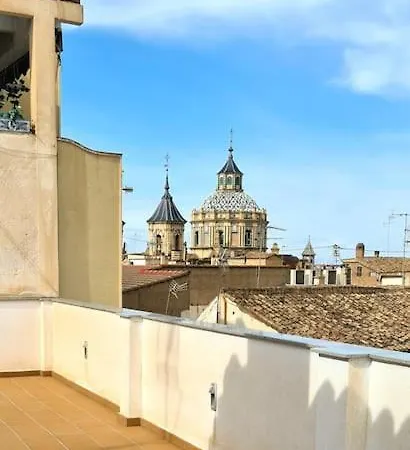 Atico Duplex Gran Via 아파트 *